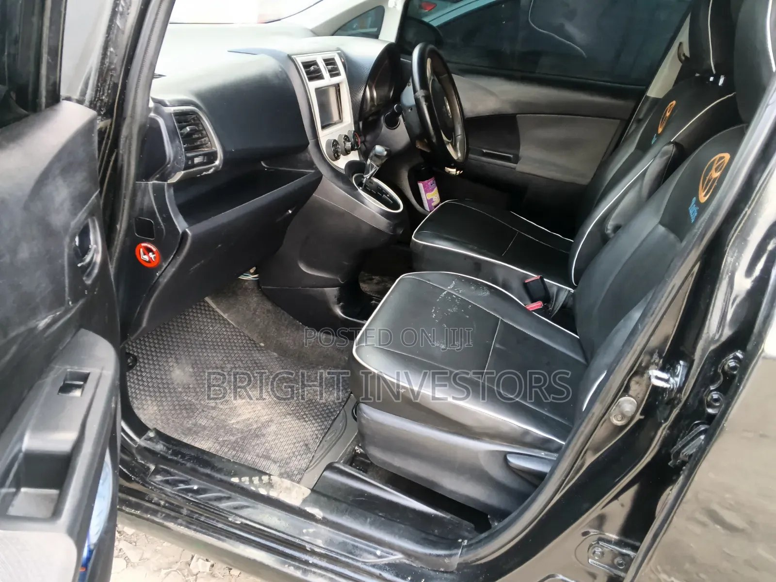 Toyota Ractis 2010 Black
