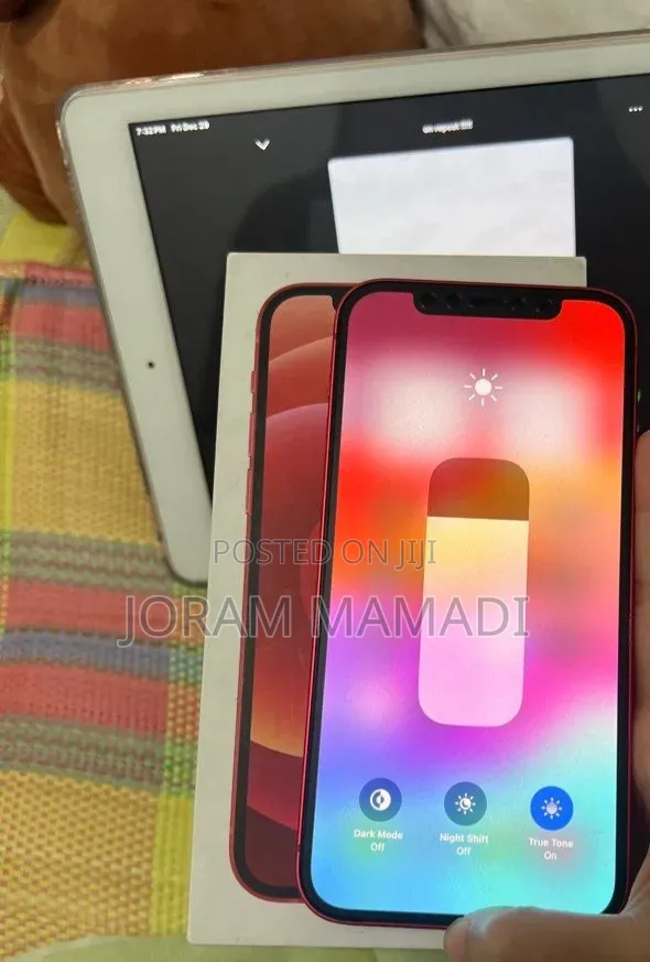 Apple iPhone 12 256 GB Red
