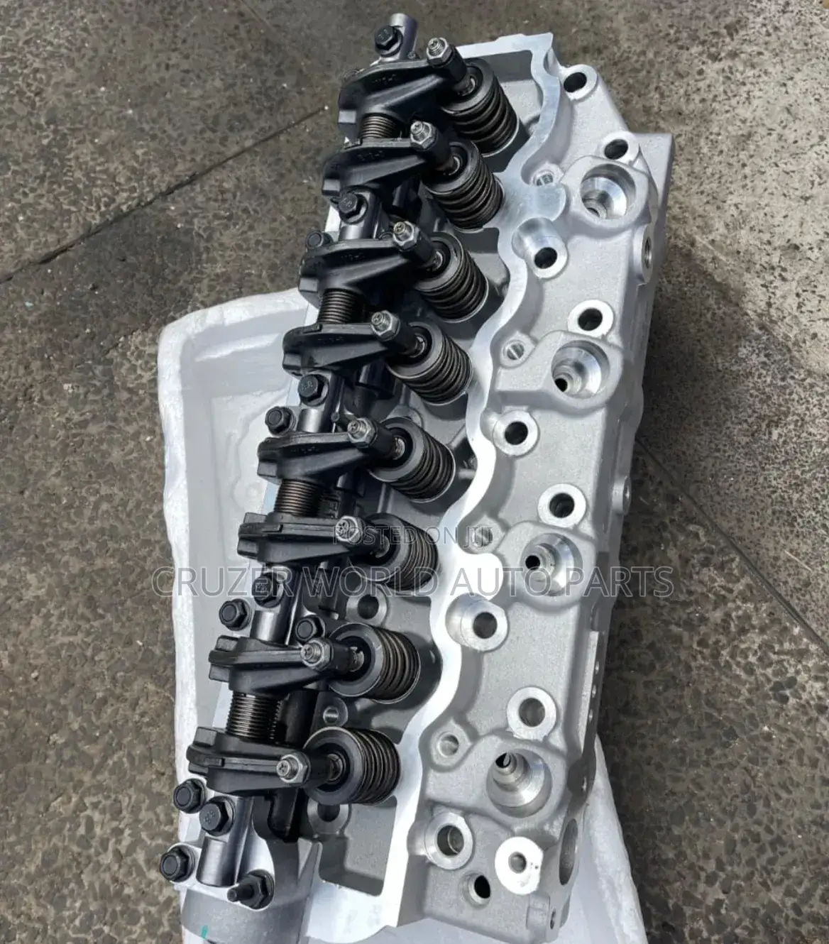 Mistubishi Pajero 4d56 Engine Complete Cylinder Head