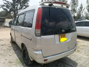 Toyota Noah 2006 Silver