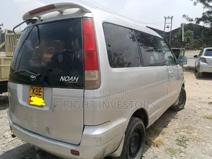 Toyota Noah 2006 Silver