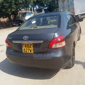 Toyota Belta 2007 Gray