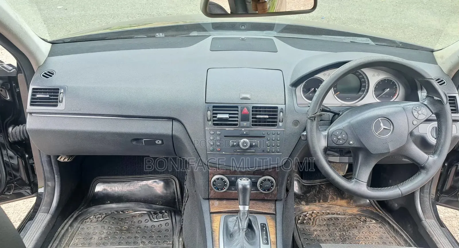 Mercedes-Benz C200 2009 Black
