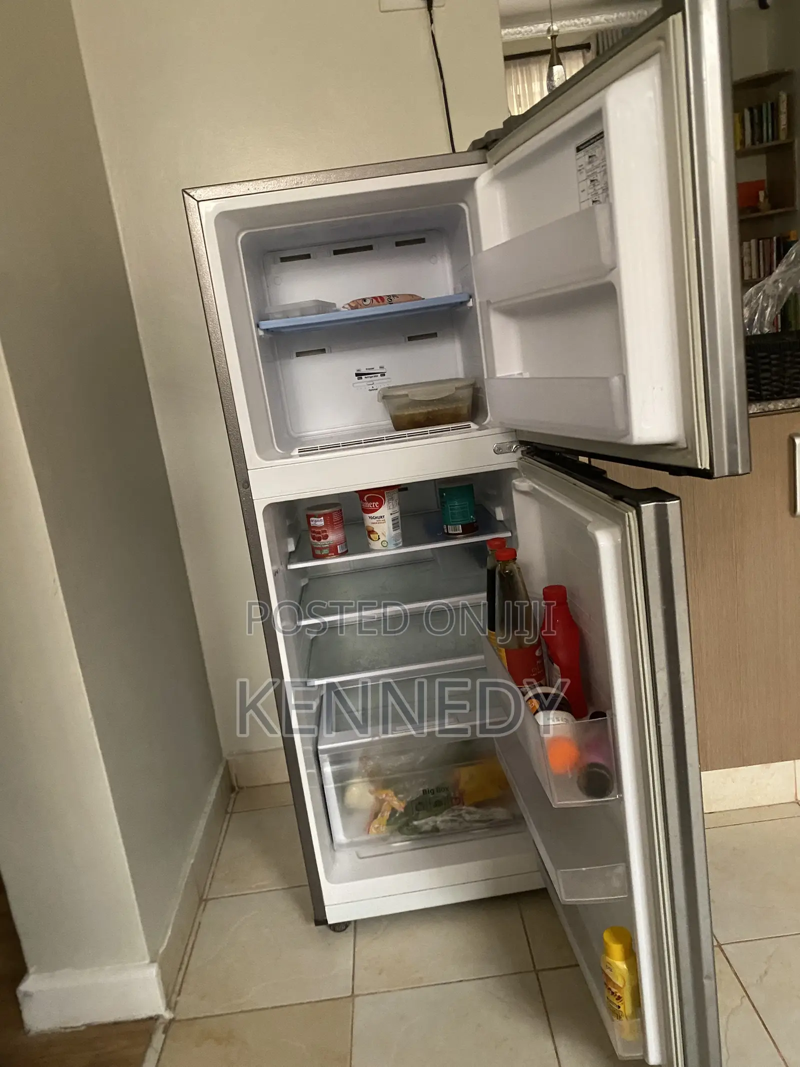 Samsung 253Ltrs Top Mount Freezer Refridge