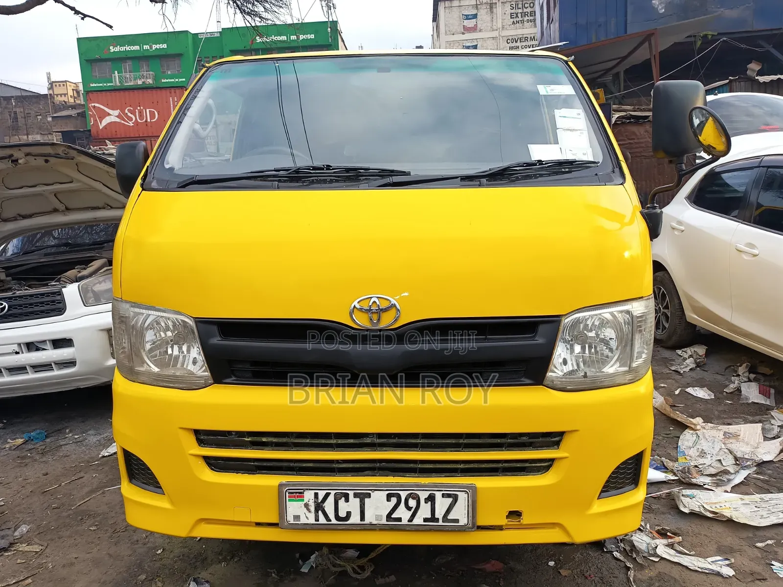 Toyota HiAce 2013 Yellow