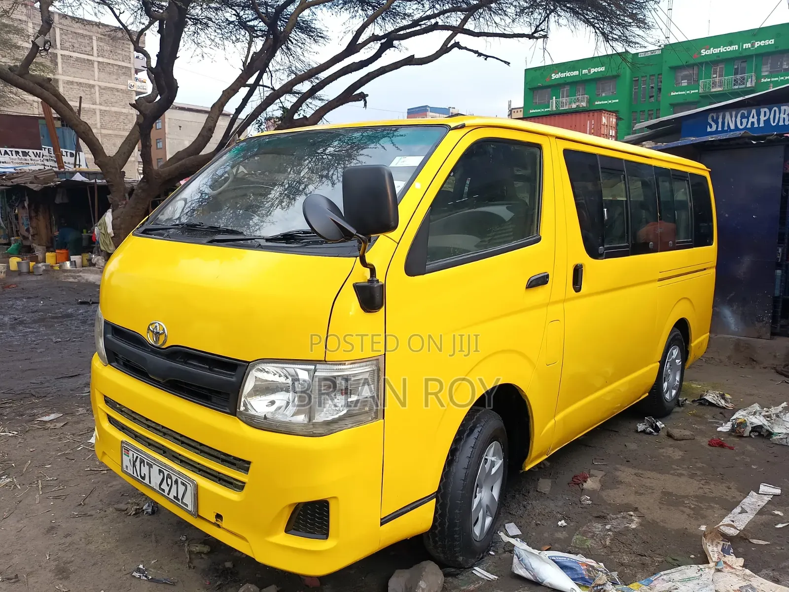 Toyota HiAce 2013 Yellow