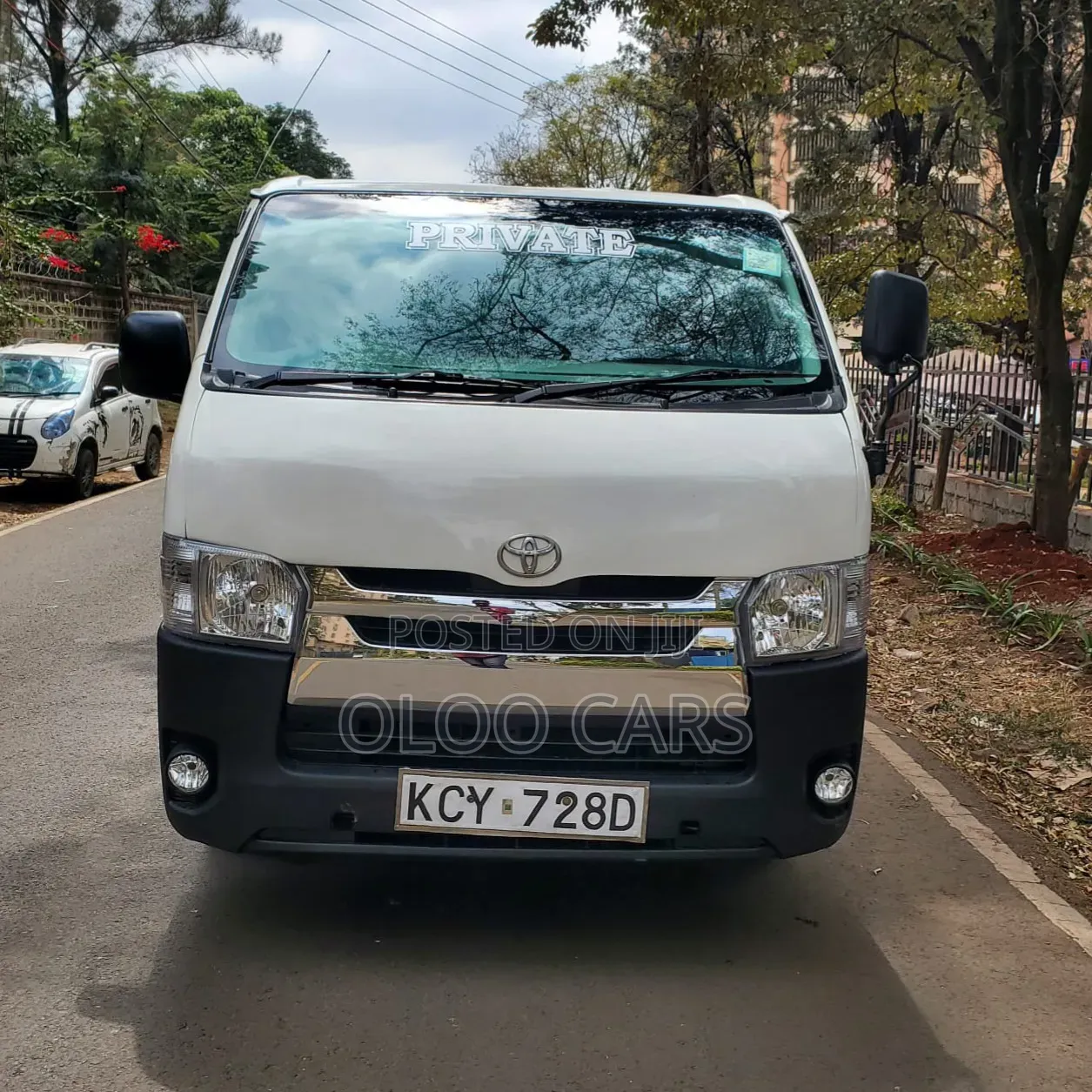Toyota HiAce 2013 White