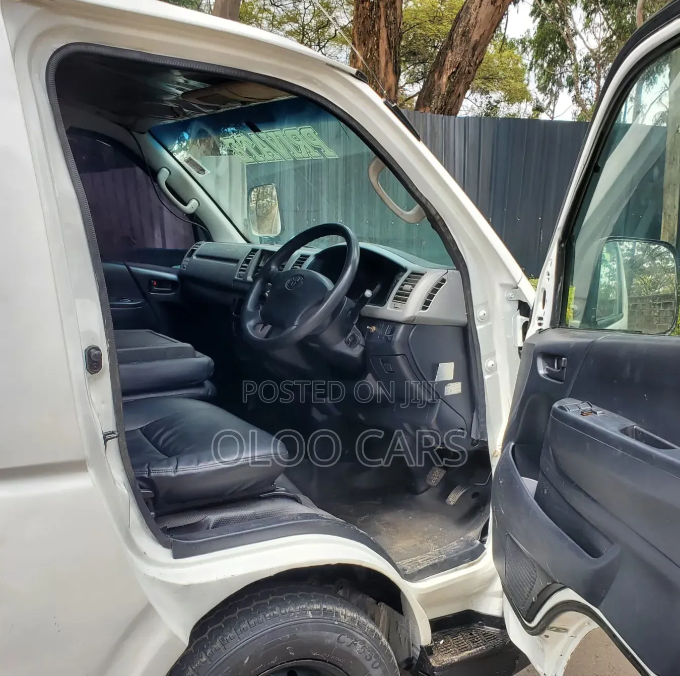 Toyota HiAce 2013 White