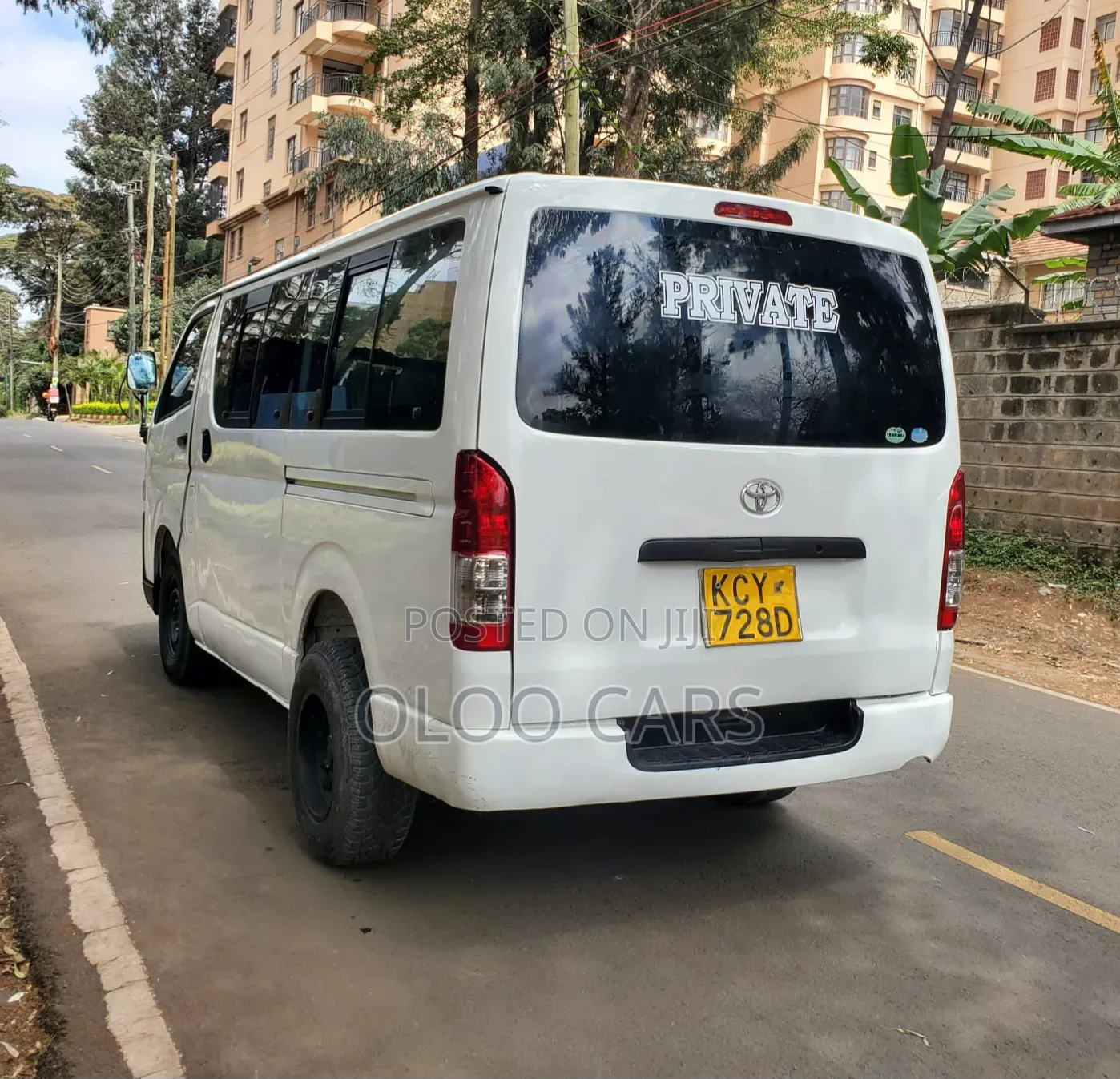 Toyota HiAce 2013 White