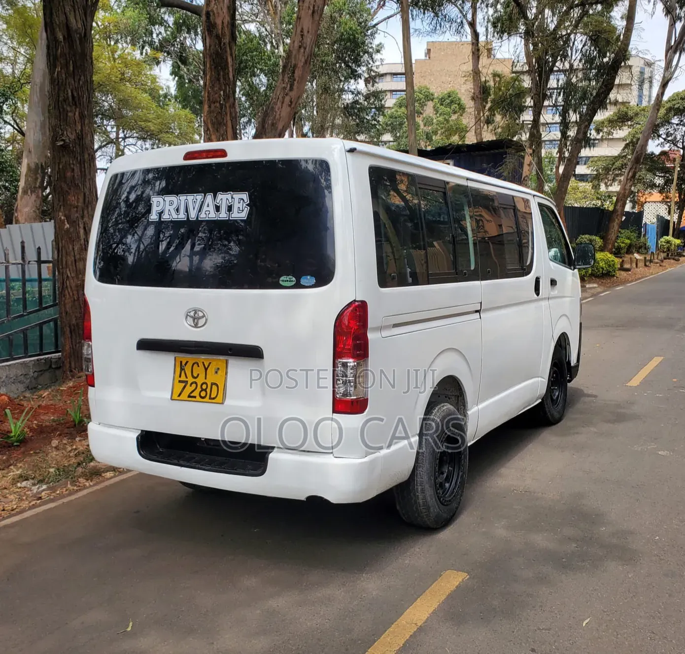 Toyota HiAce 2013 White