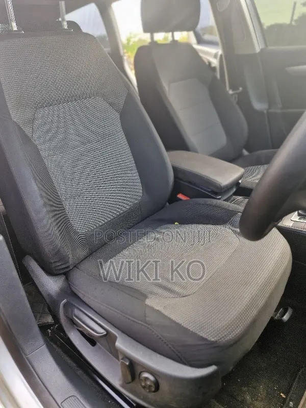 Volkswagen Passat 2011 Silver