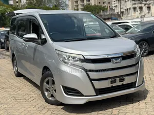 Toyota Voxy 2019 Silver