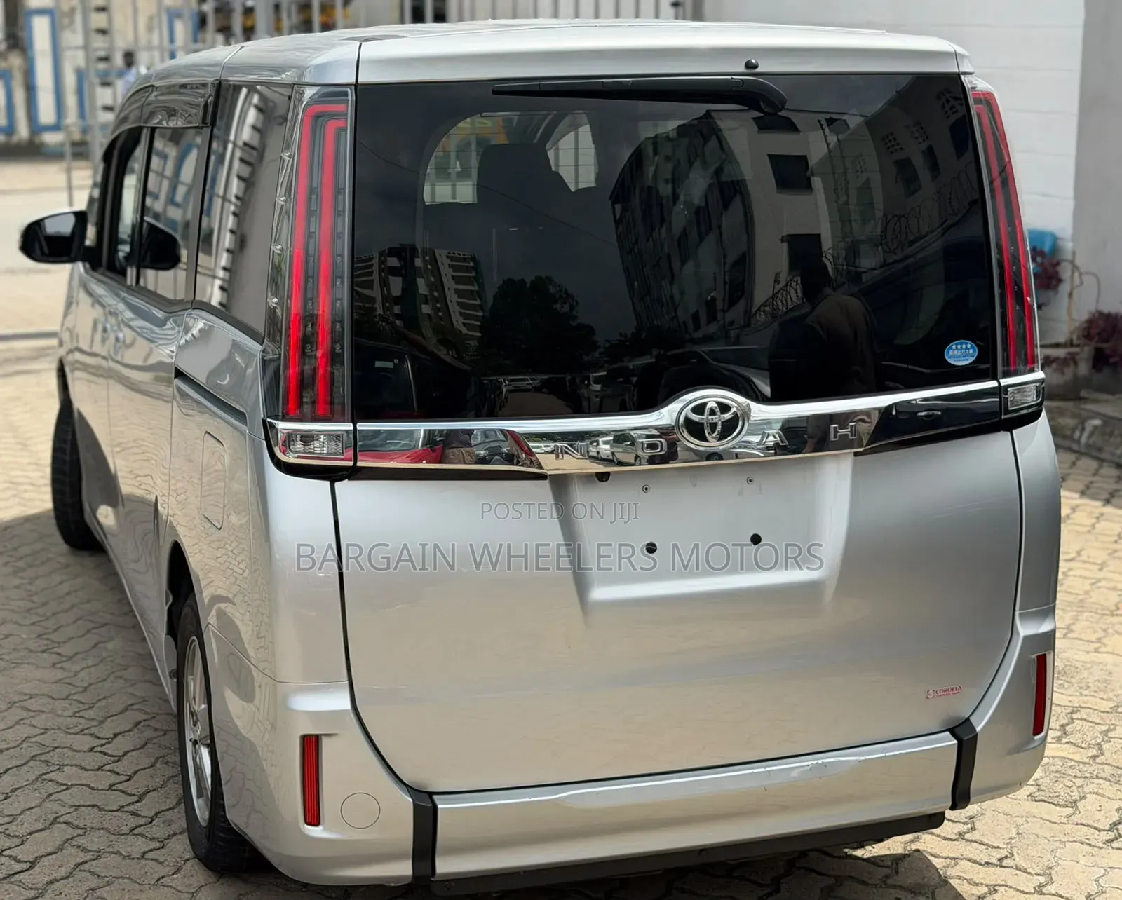 Toyota Voxy 2019 Silver