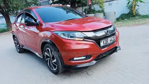 Honda Vezel 2017 Maroon