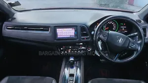 Honda Vezel 2017 Maroon