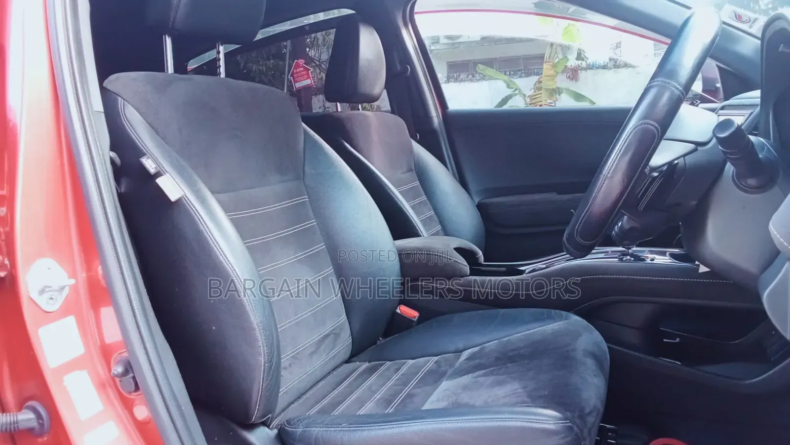 Honda Vezel 2017 Maroon