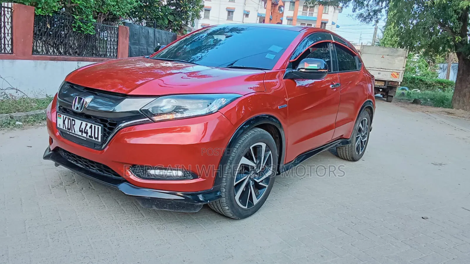 Honda Vezel 2017 Maroon