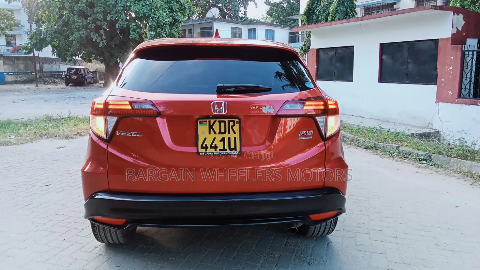 Honda Vezel 2017 Maroon