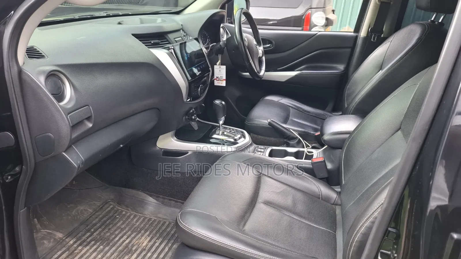 Nissan Navara 2019 Black