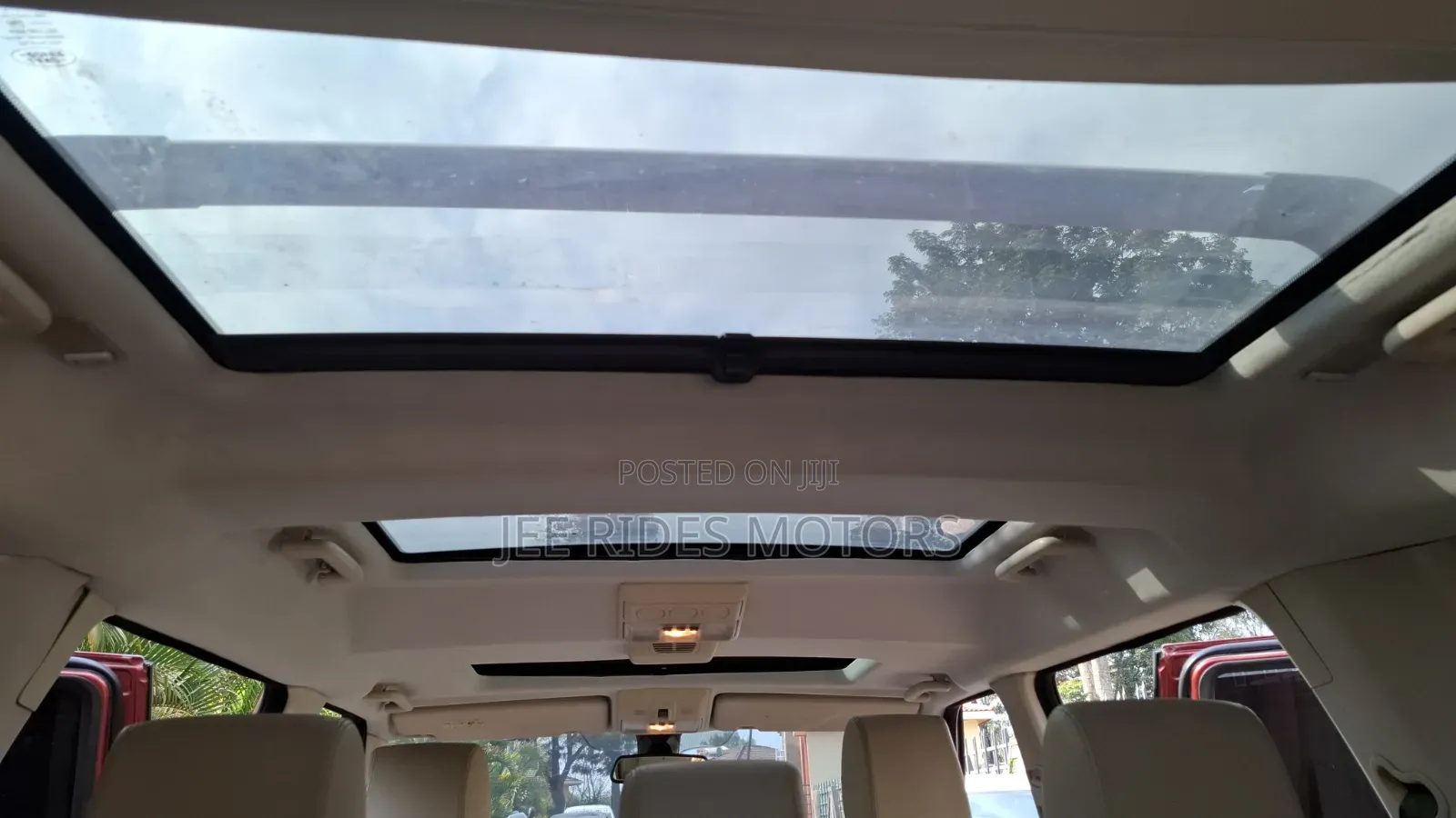 Land Rover Discovery 2010 Orange