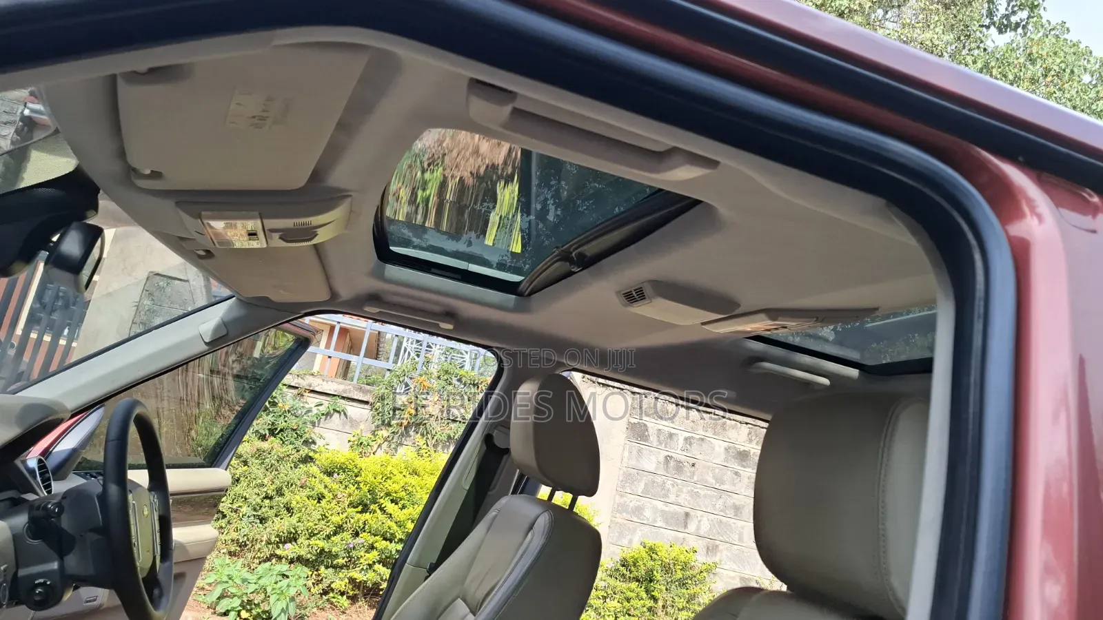 Land Rover Discovery 2010 Orange