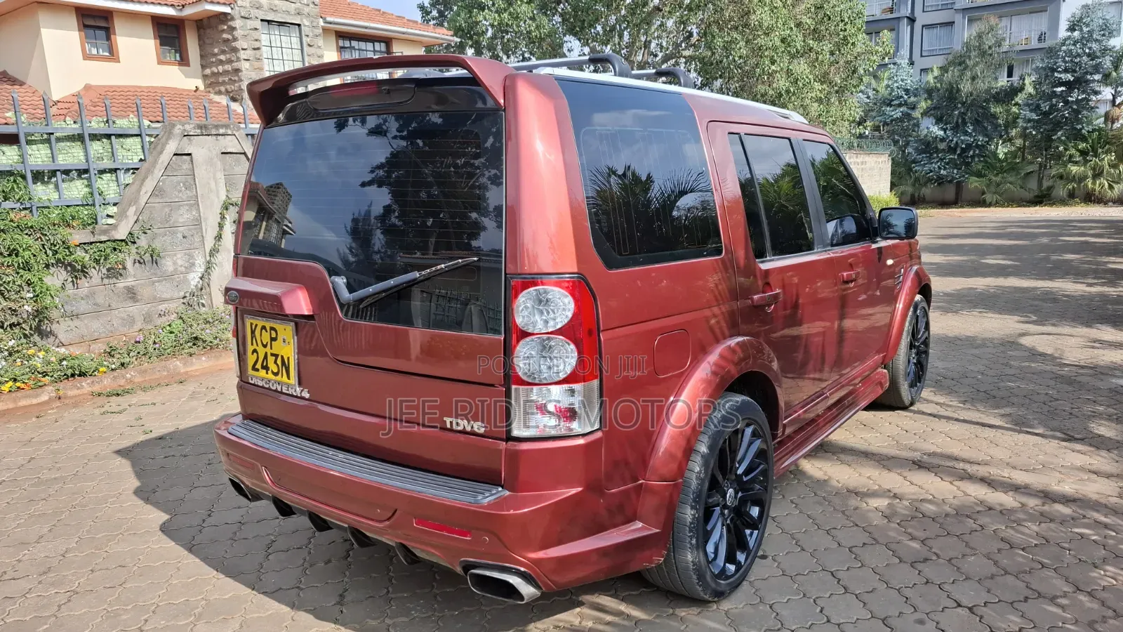 Land Rover Discovery 2010 Orange