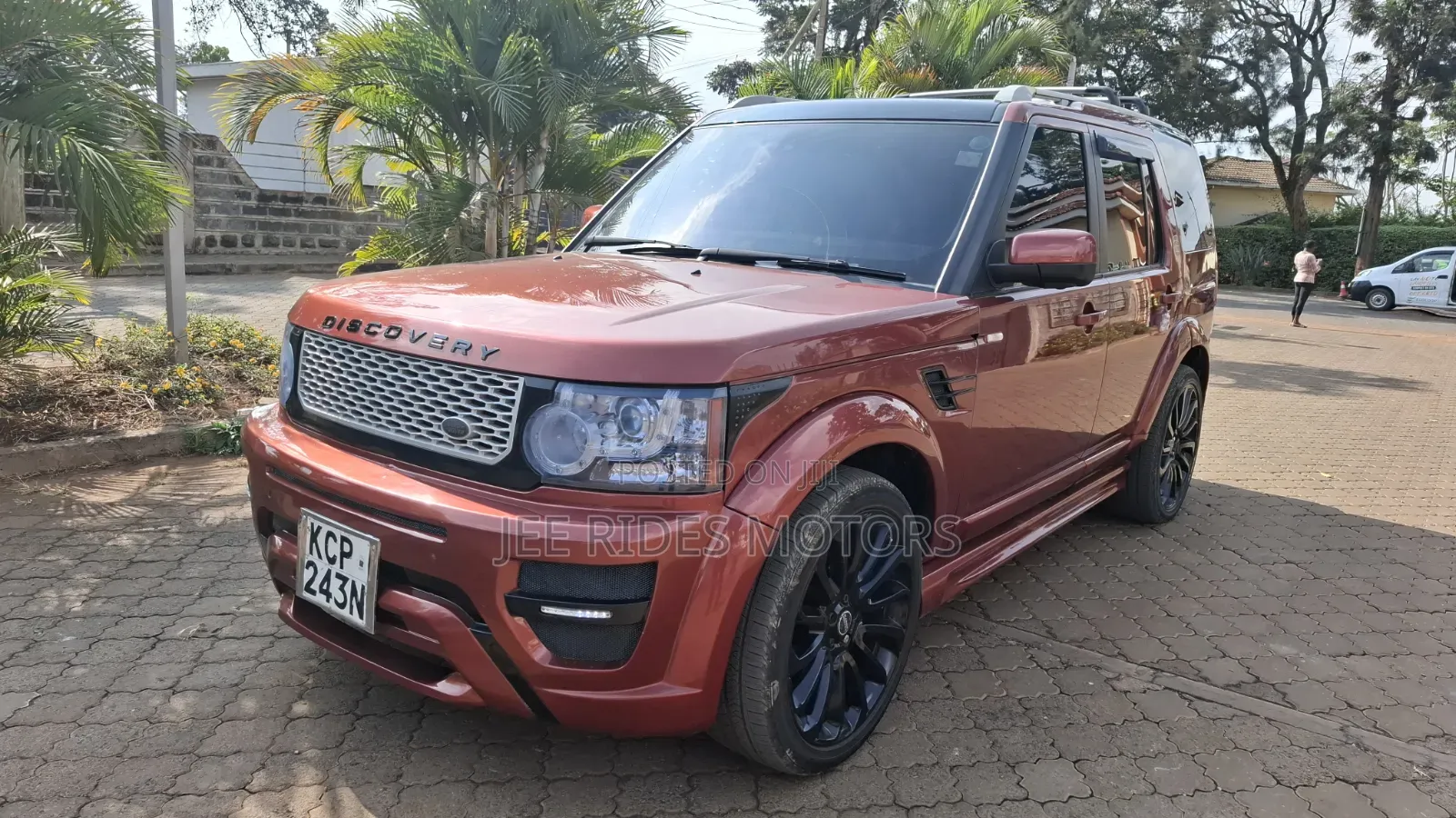 Land Rover Discovery 2010 Orange