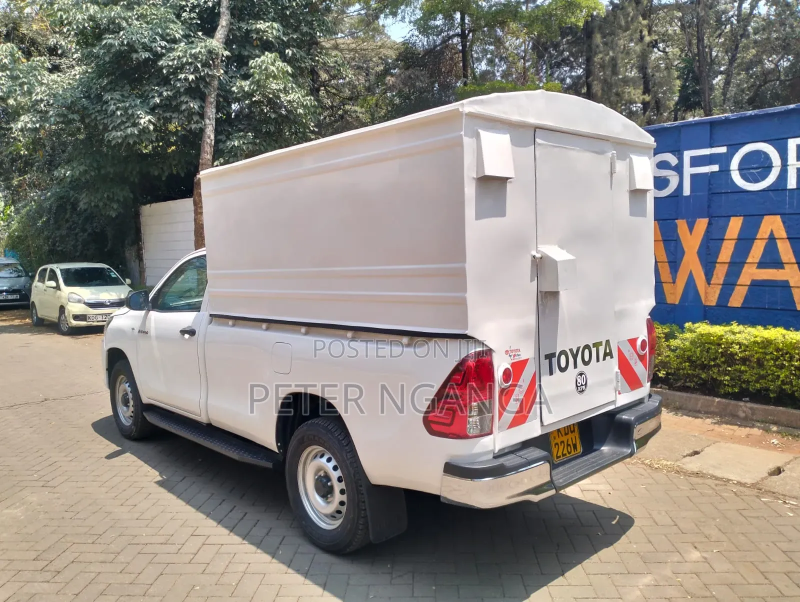 Toyota Hilux 2025 White