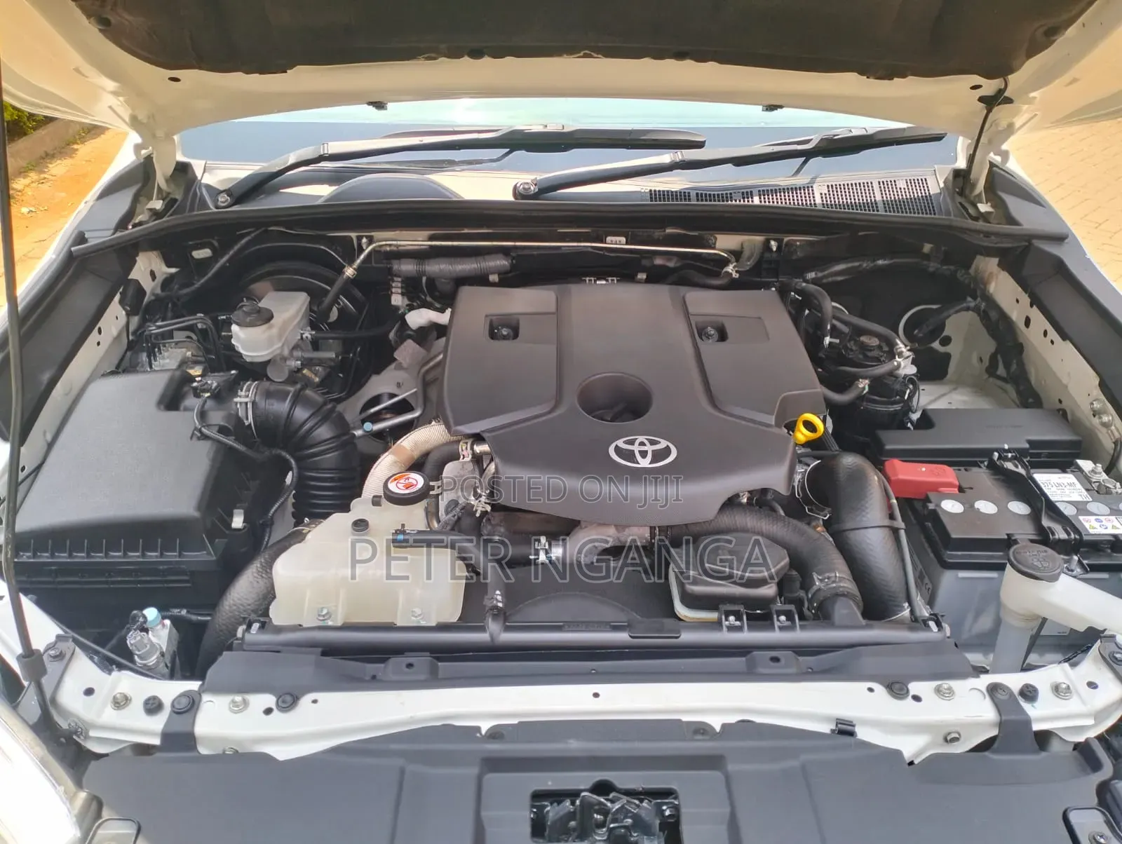 Toyota Hilux 2025 White