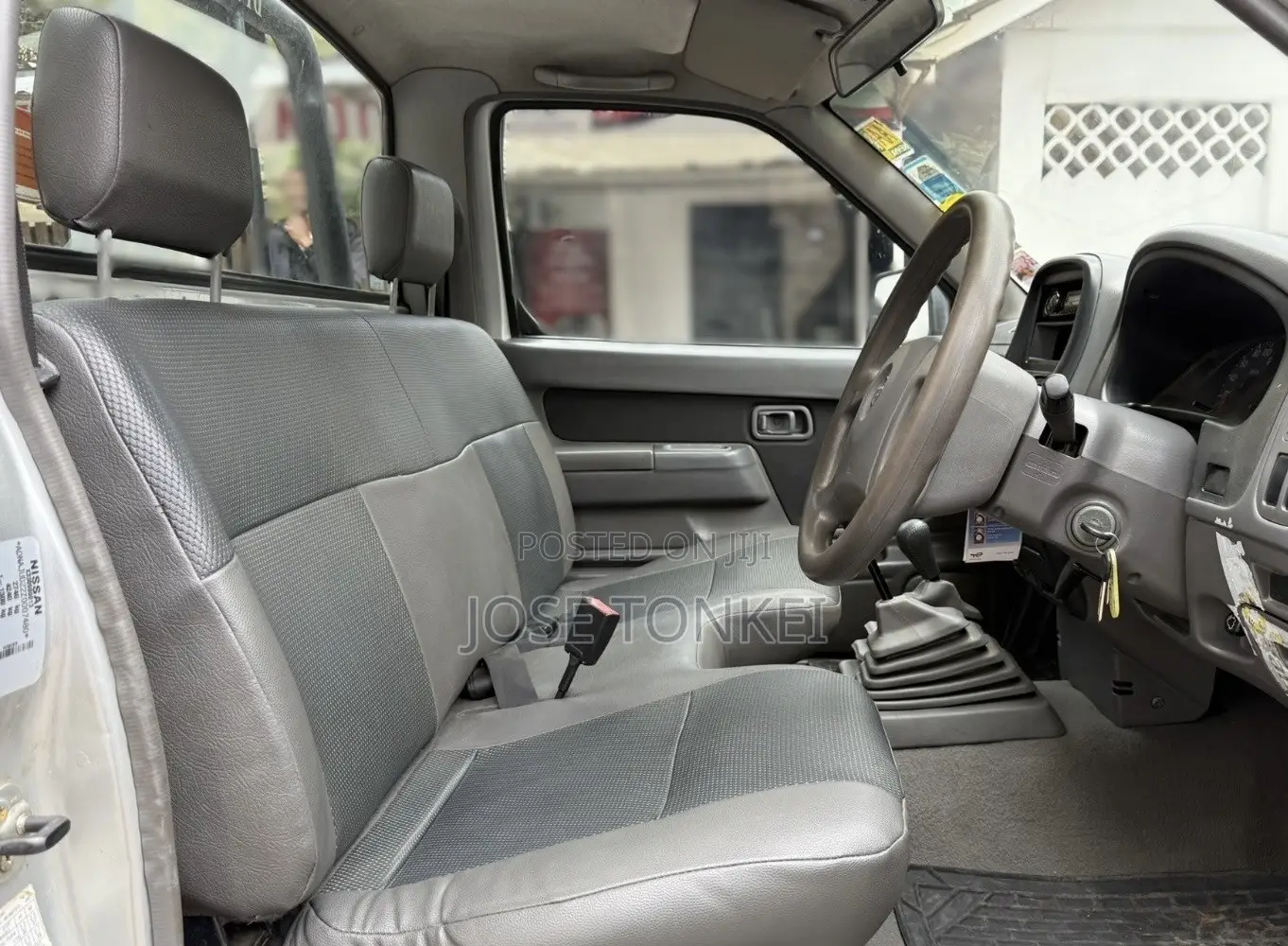 Nissan Hardbody 2010 Gray