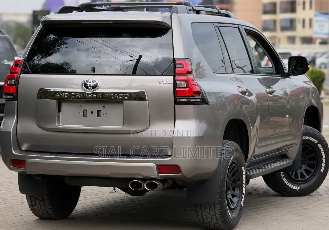 Toyota Land Cruiser Prado 2019 Gray