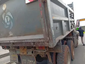 Ashok Leyland 2518 Tripper