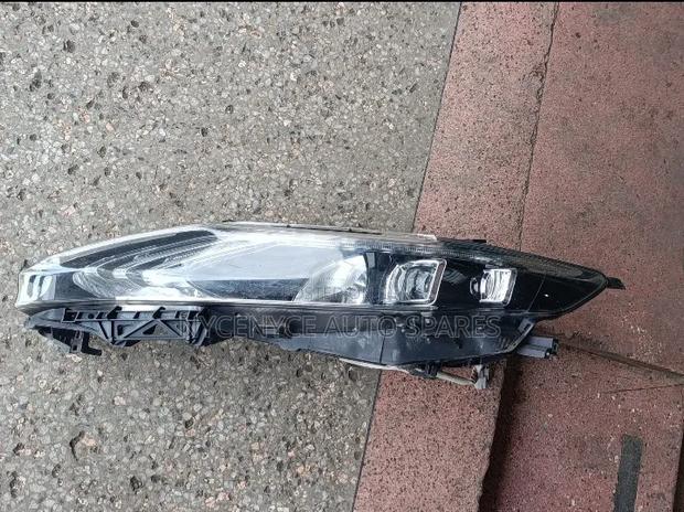 Harrier 2015 147 Headlights Xenon