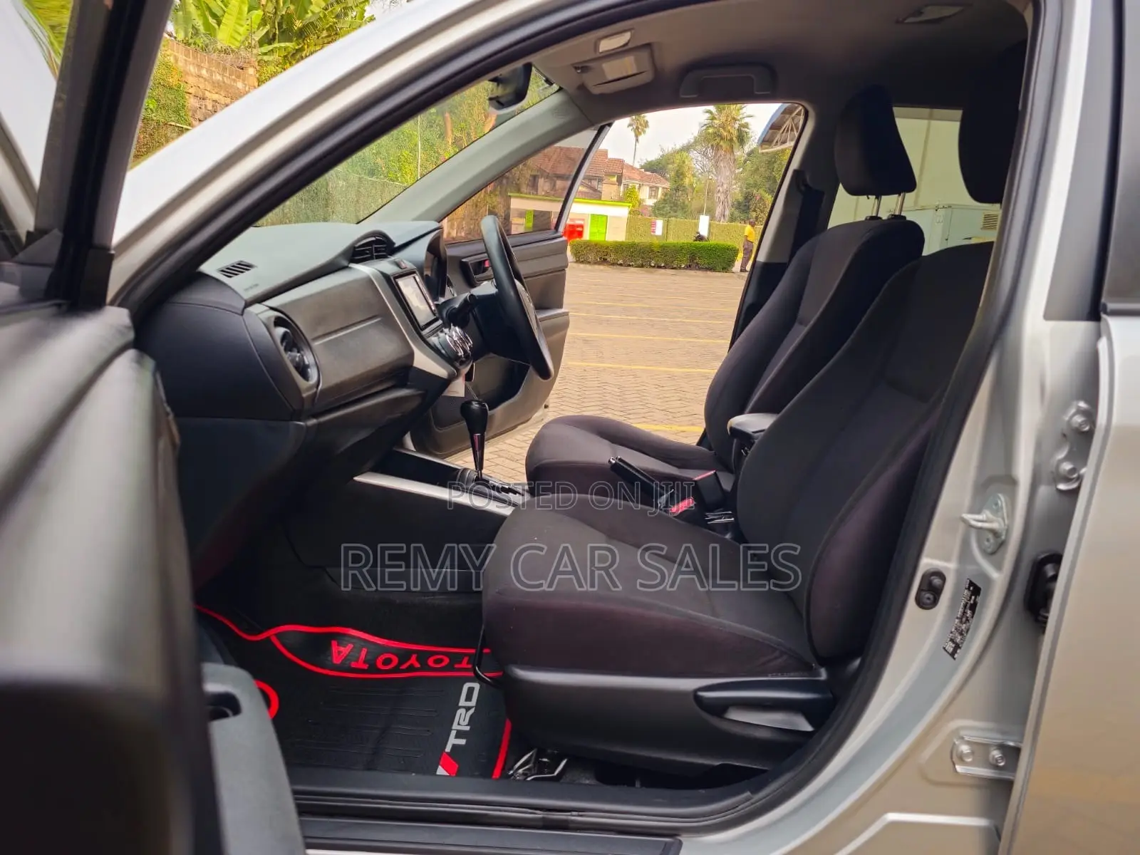 Toyota Corolla Fielder 2017 Silver