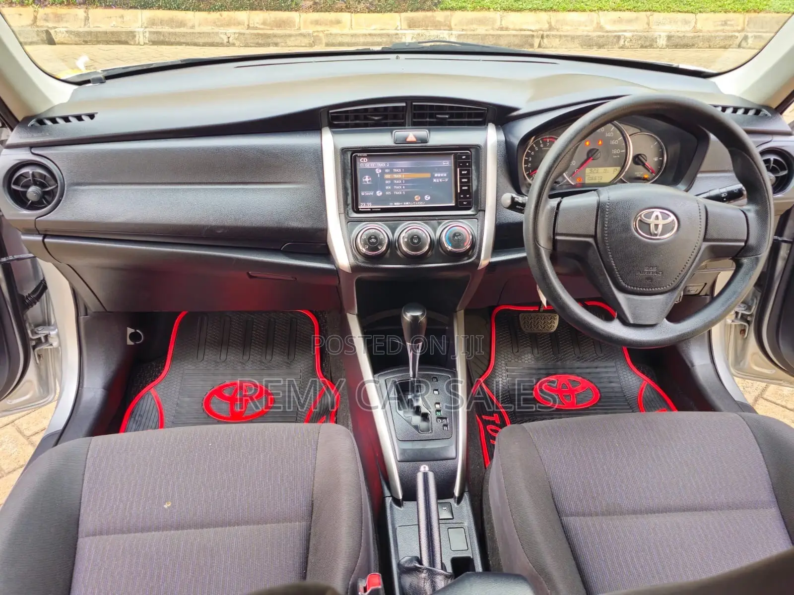 Toyota Corolla Fielder 2017 Silver