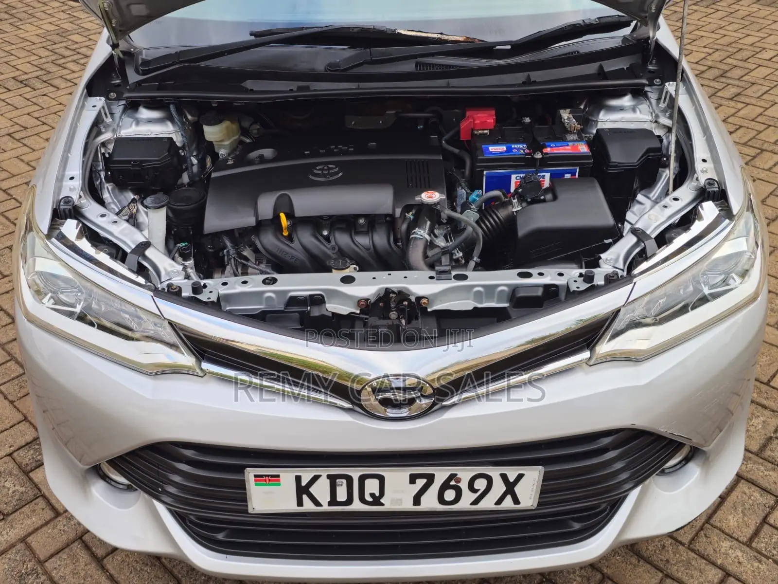 Toyota Corolla Fielder 2017 Silver