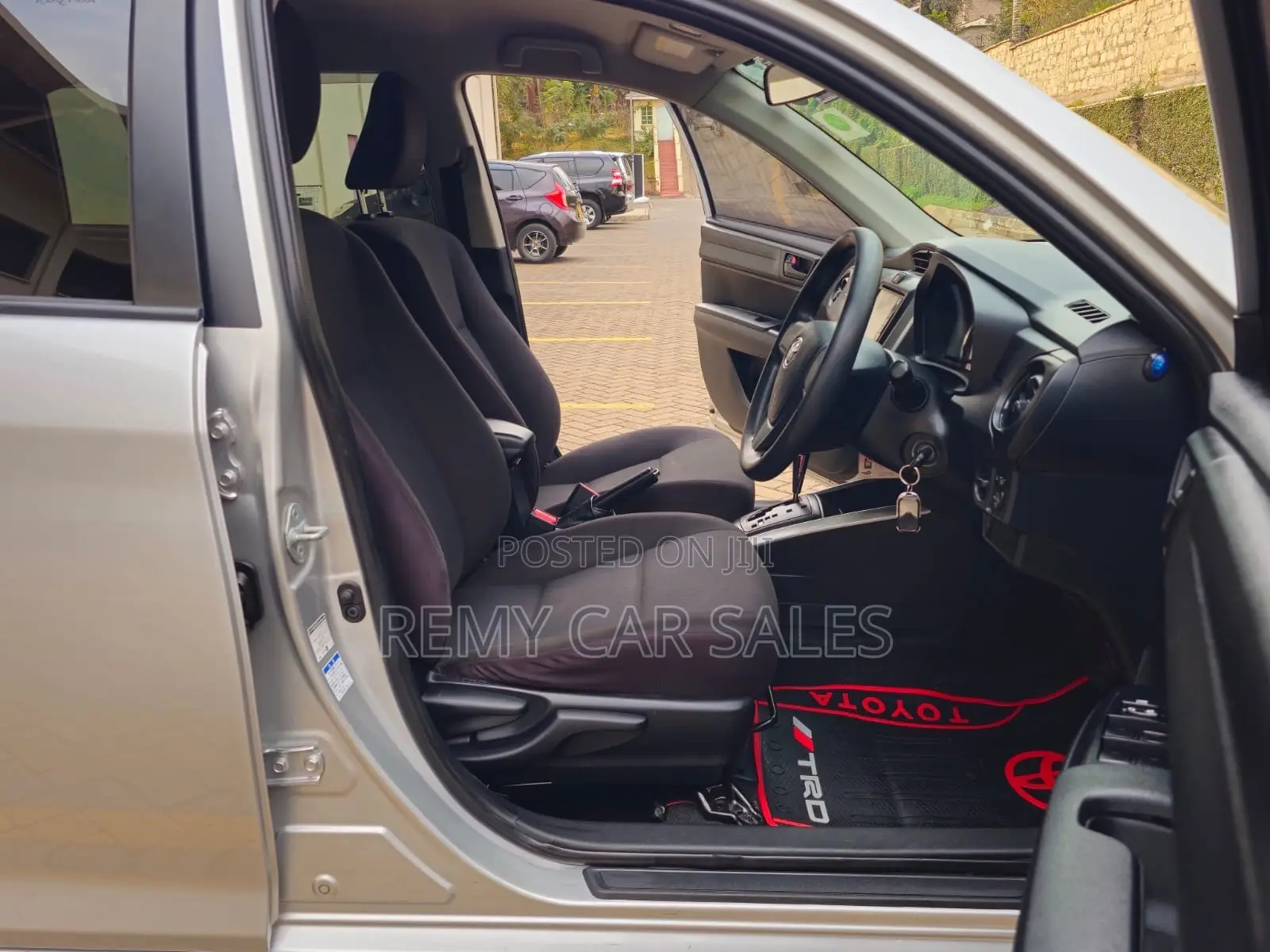 Toyota Corolla Fielder 2017 Silver