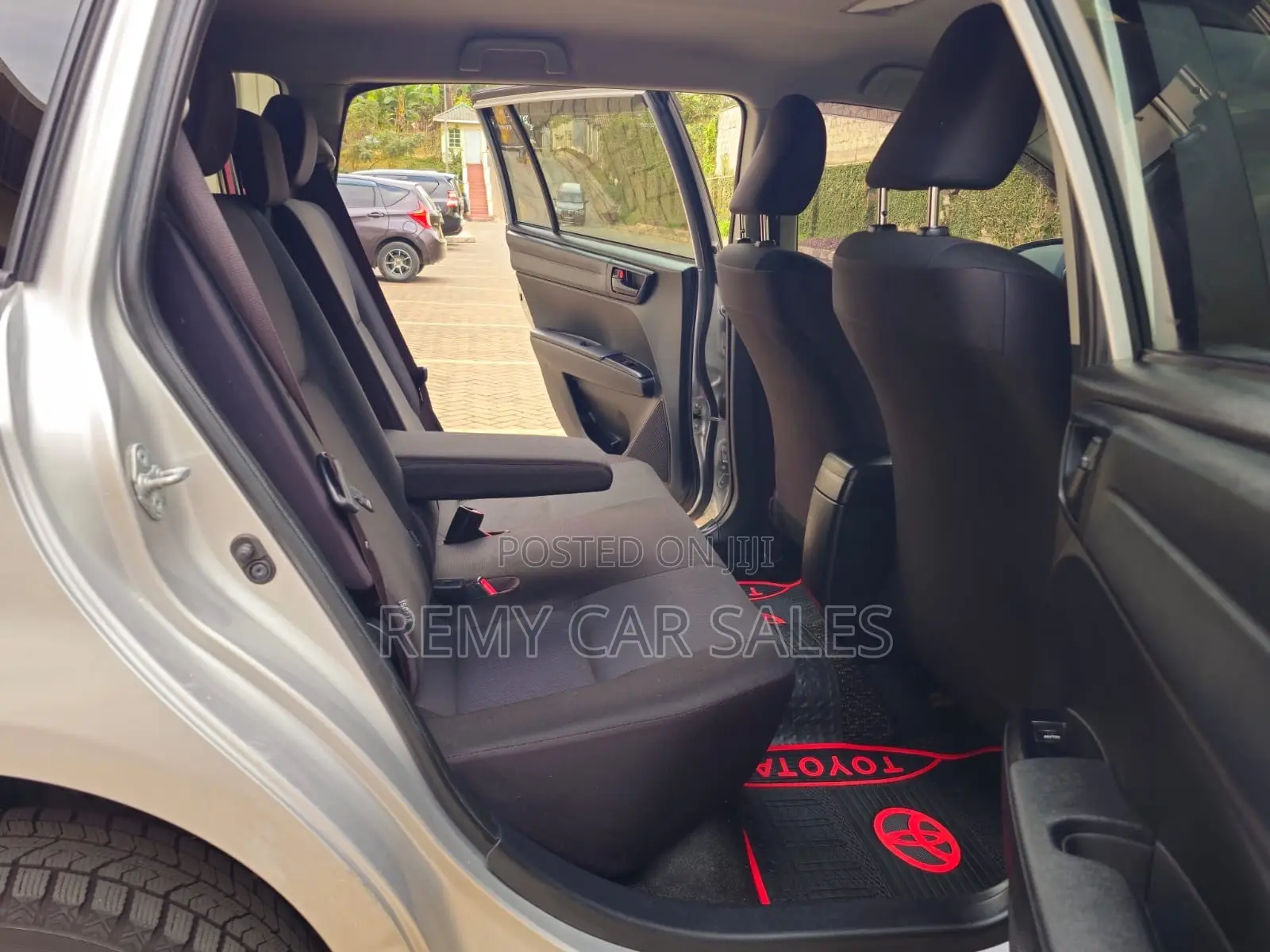 Toyota Corolla Fielder 2017 Silver