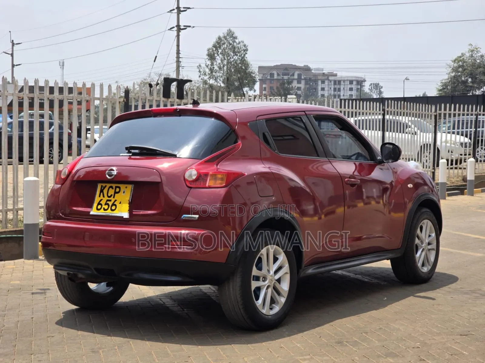 Nissan Juke 2011 Maroon