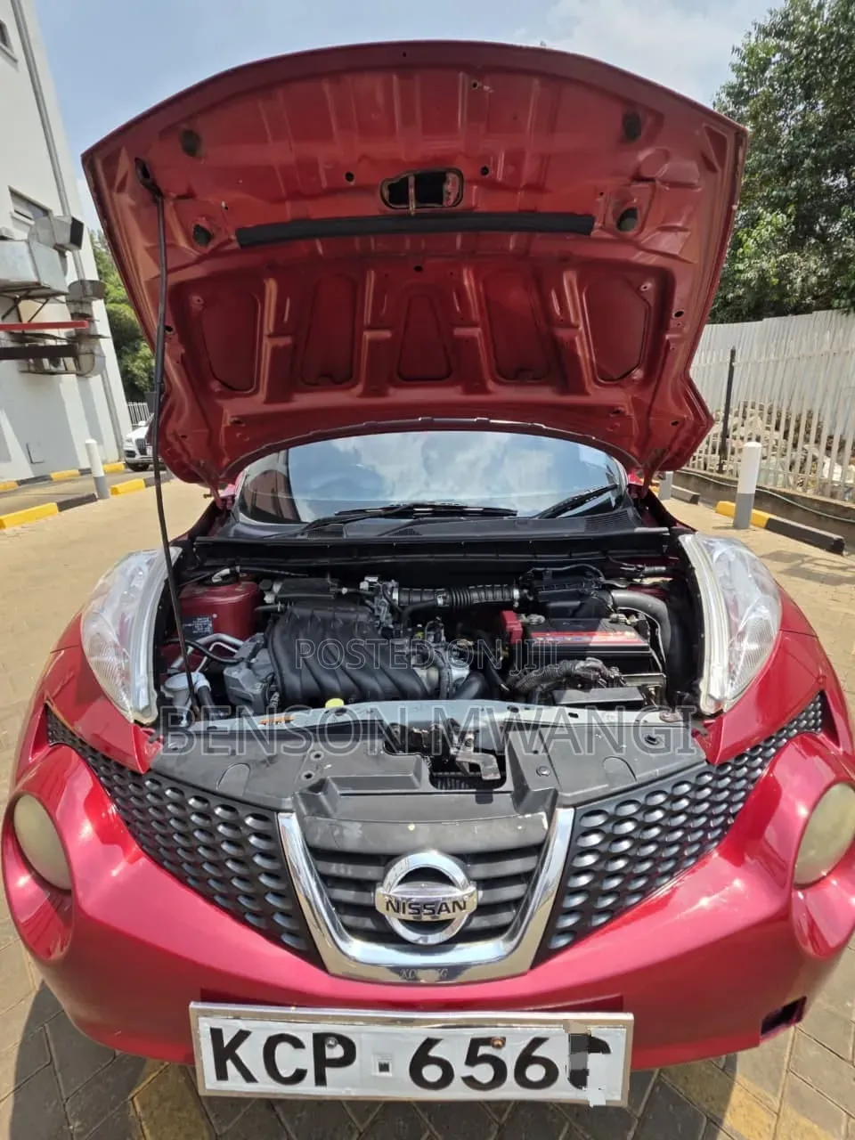 Nissan Juke 2011 Maroon