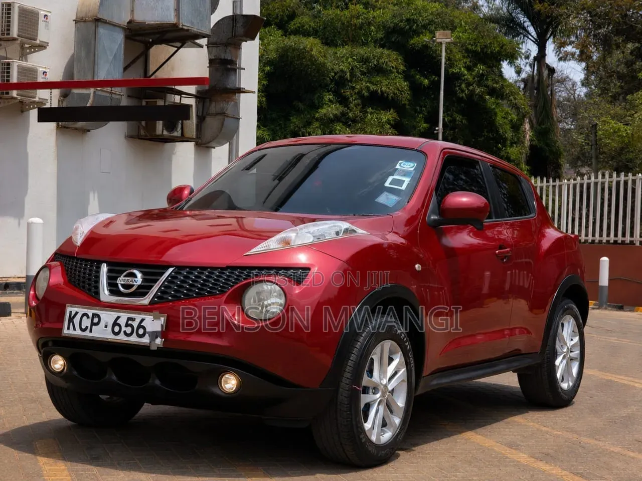 Nissan Juke 2011 Maroon