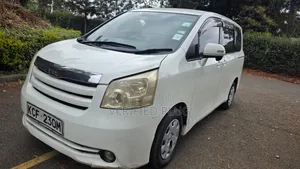 Toyota Noah 2009 White