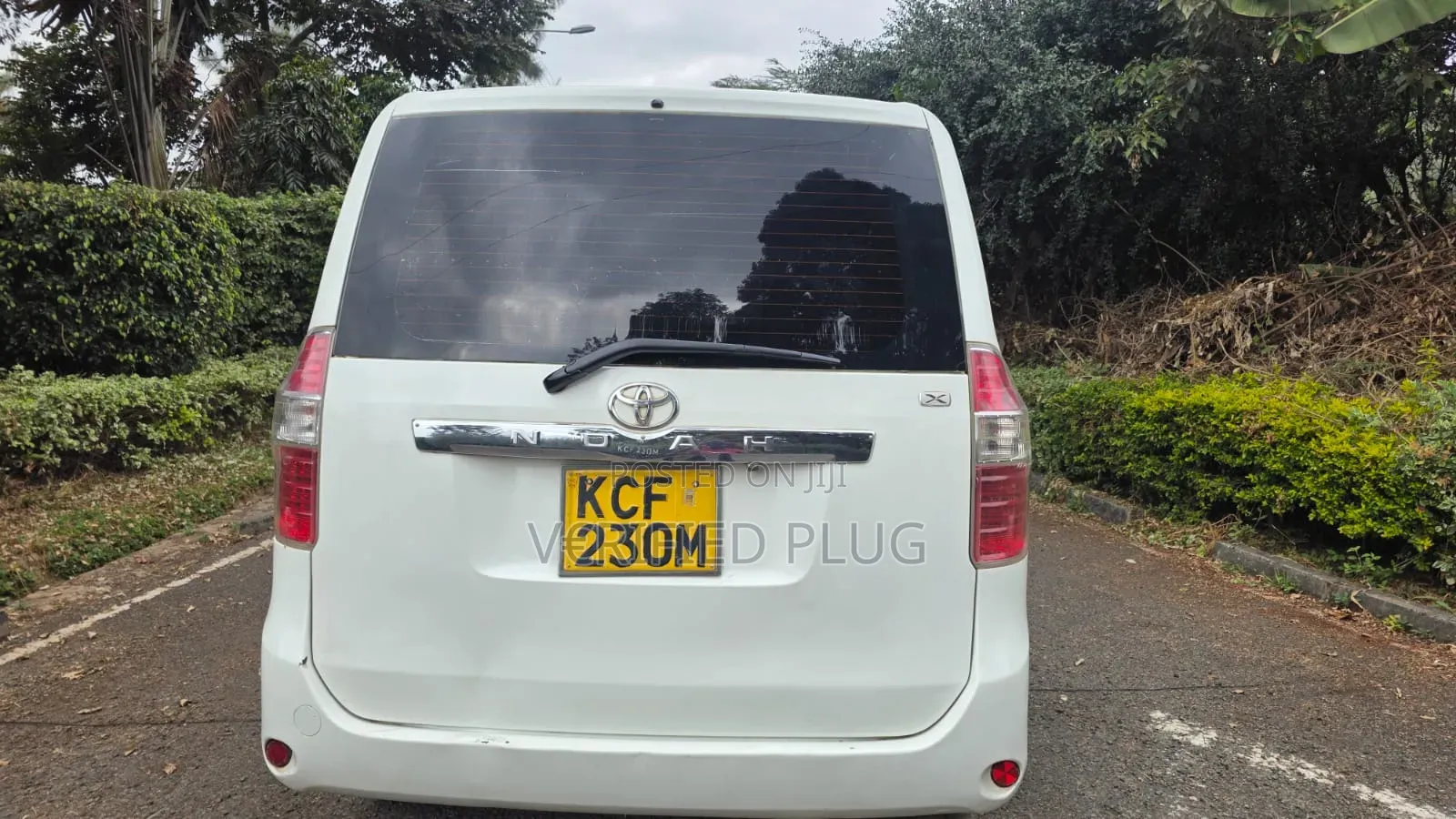 Toyota Noah 2009 White