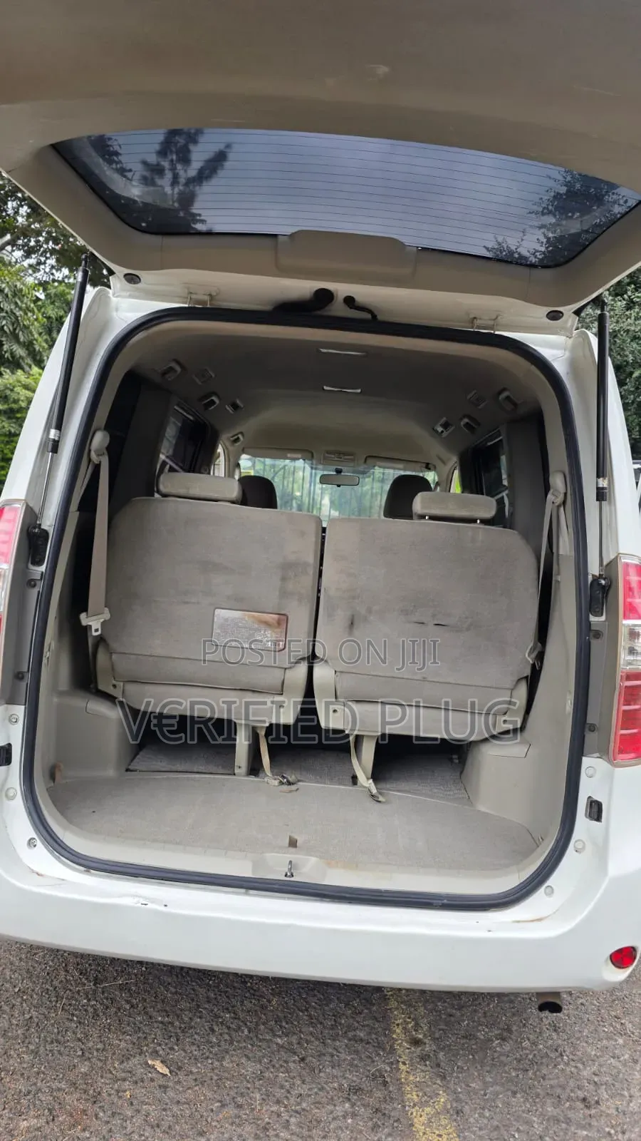 Toyota Noah 2009 White