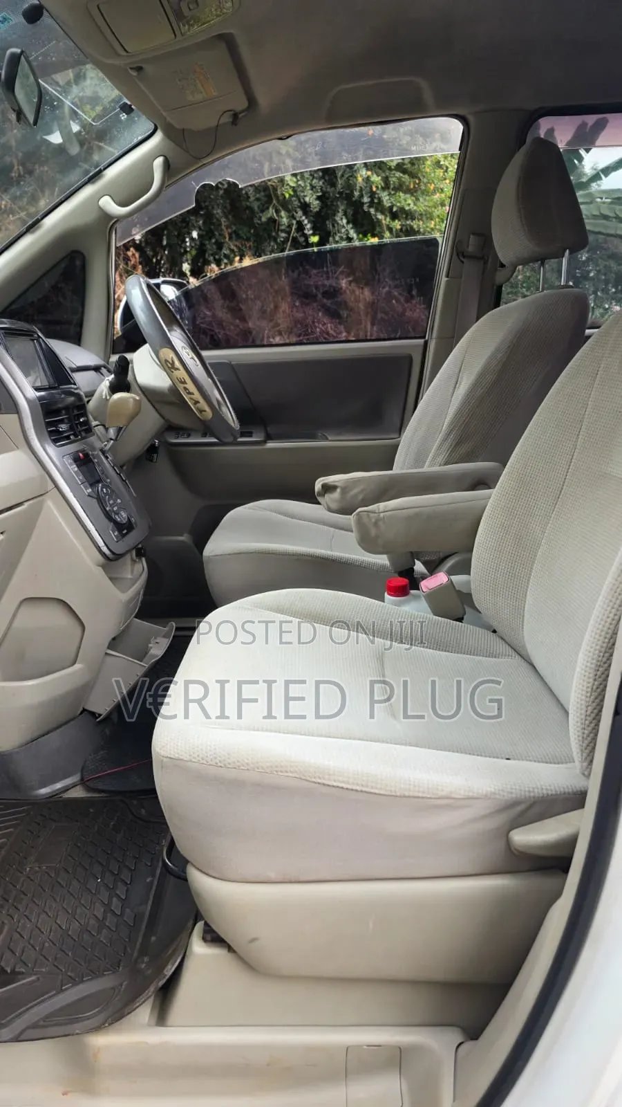 Toyota Noah 2009 White