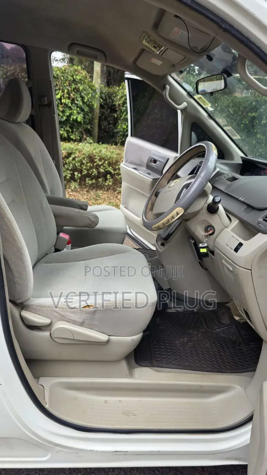 Toyota Noah 2009 White