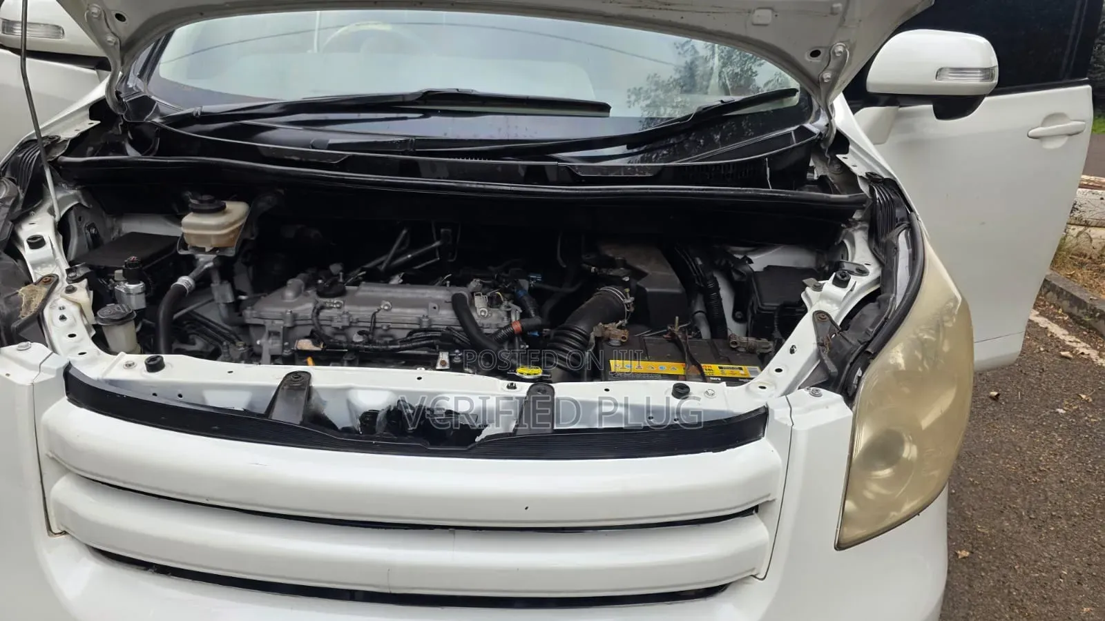 Toyota Noah 2009 White