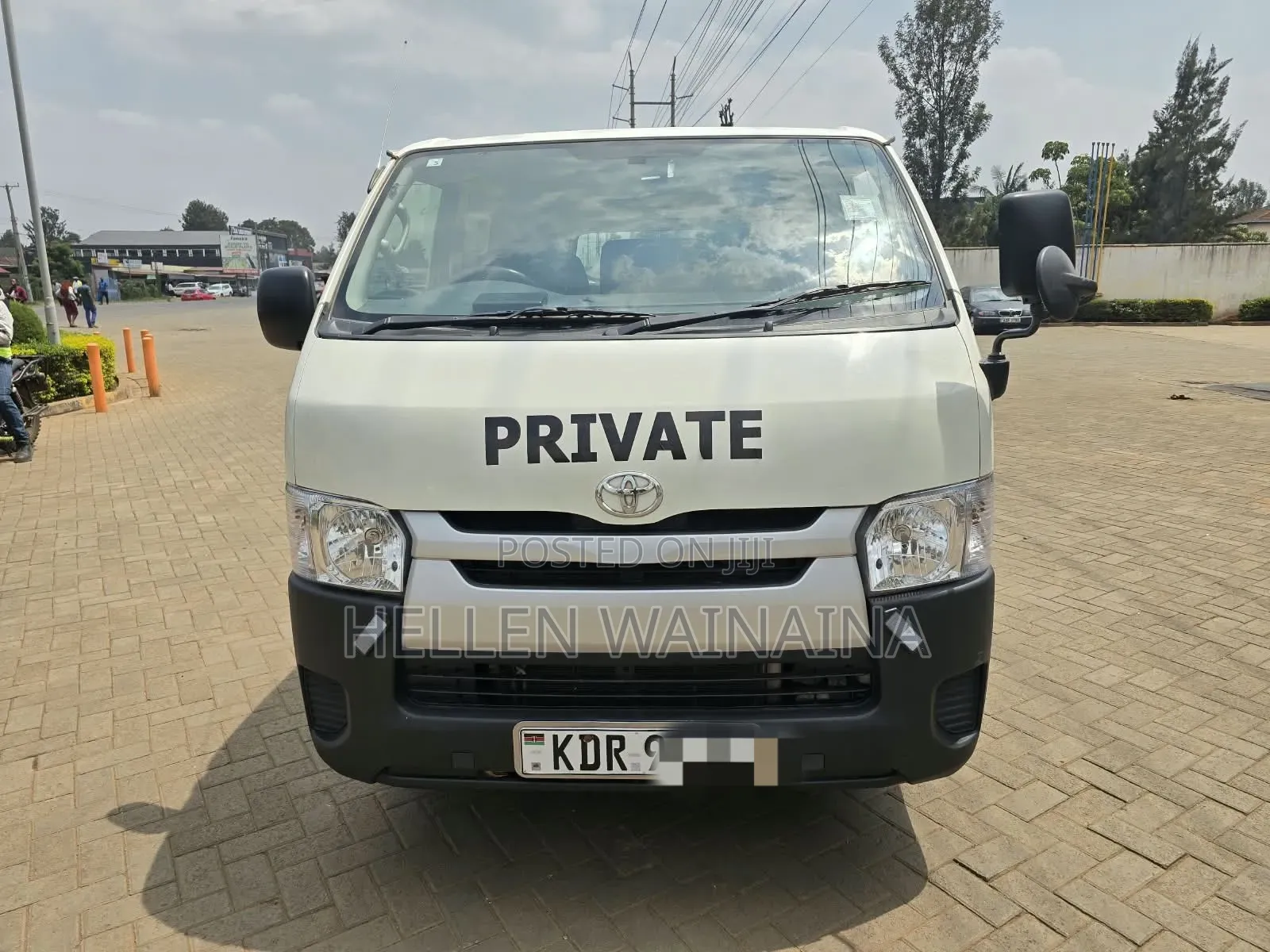 Toyota HiAce 2017 White