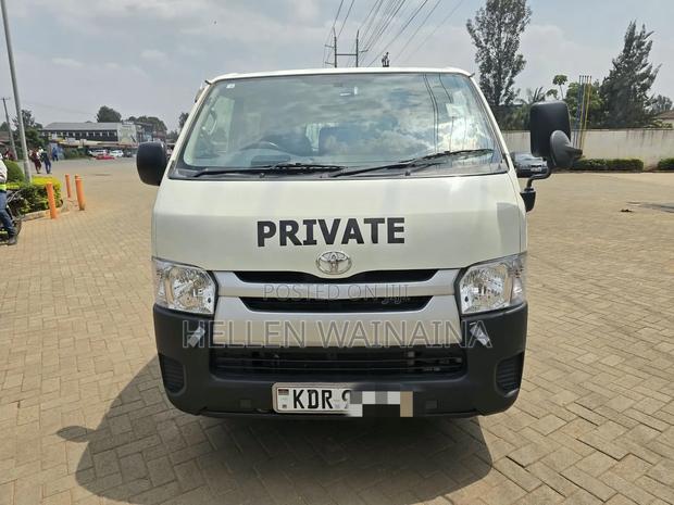 Toyota HiAce 2017 White