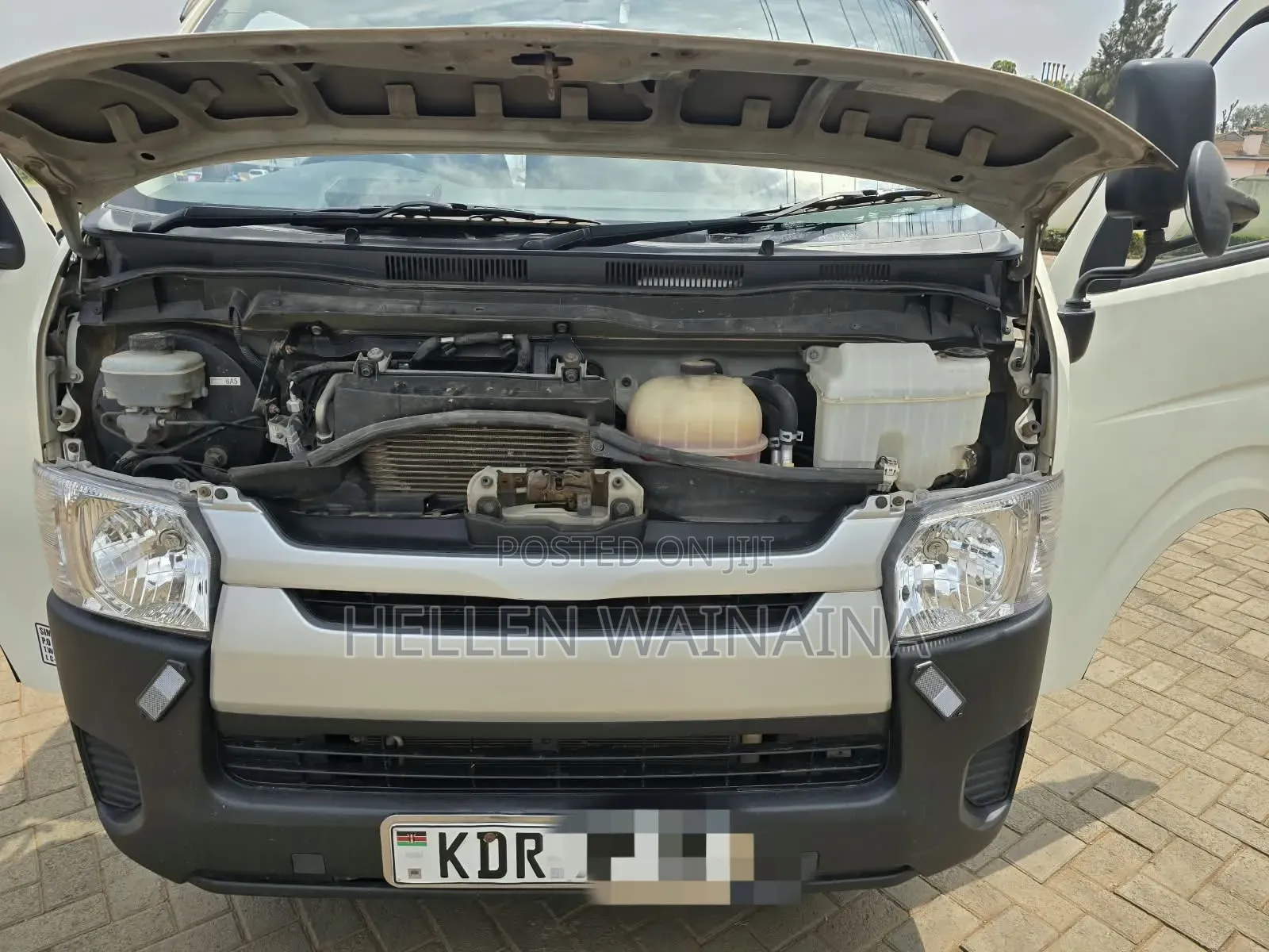 Toyota HiAce 2017 White